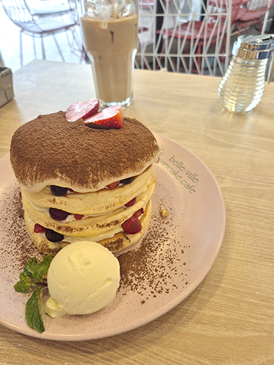 400Belleville_tiramisupancake.jpg (238 KB)