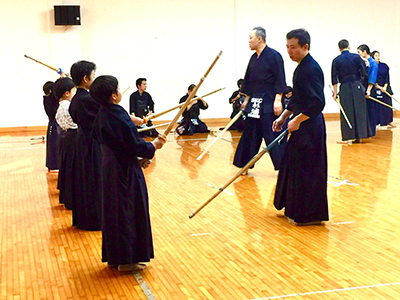 Kendo_3_400.jpg (157 KB)