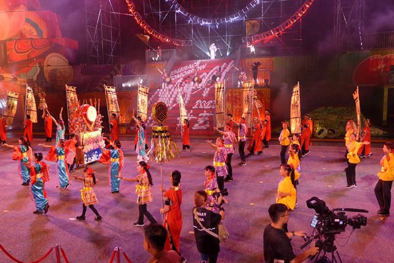 195821794963fe32fb57d549.82654413