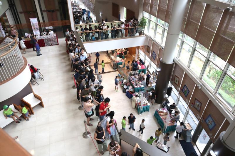 1985856463657ff2086c31f8.60842318