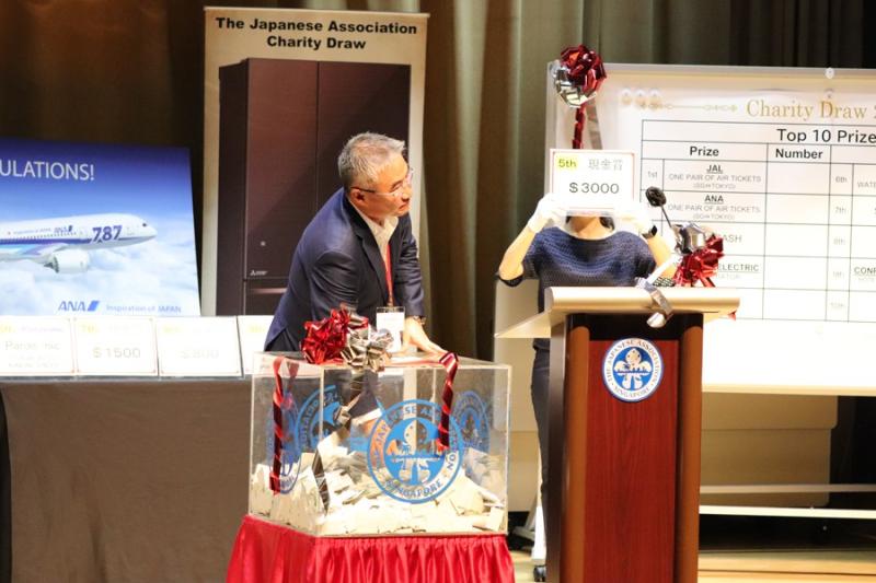 1637628061657ff2abd64e76.00325444