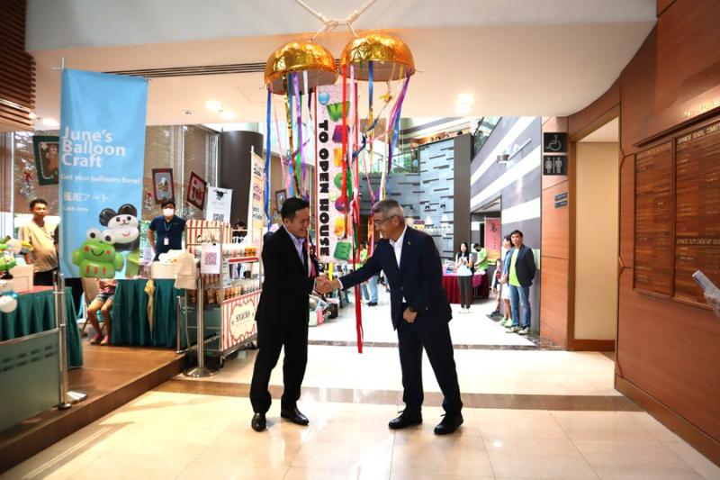 1203630245657ff35f72d465.27609332