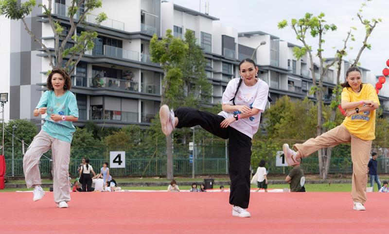 118595119466d533c7e963e7.75116482