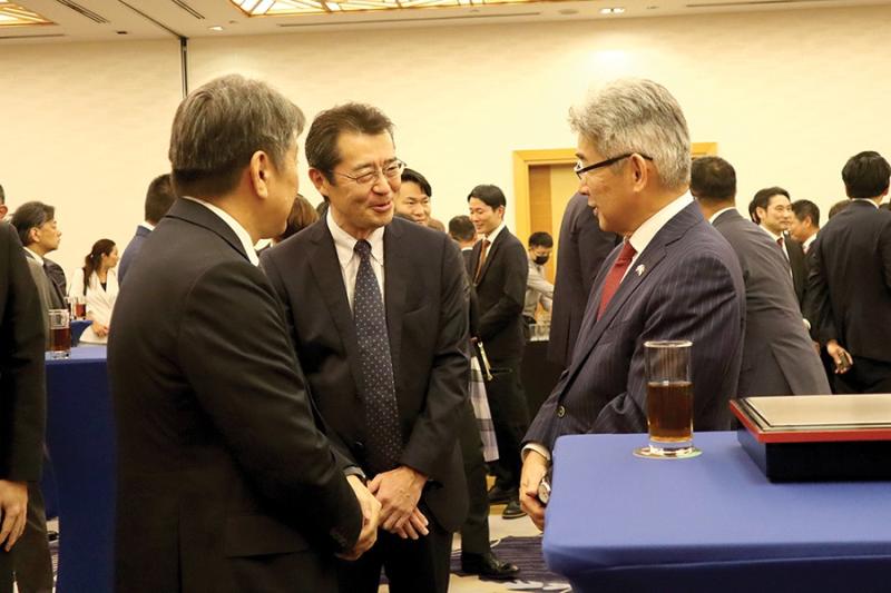 1558844764695f2b00e95c33.38782504