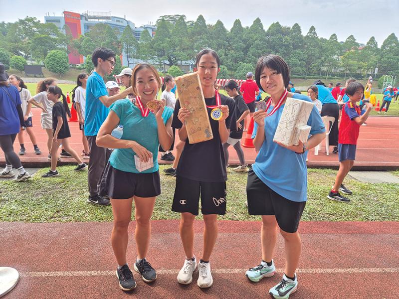20260908114437_clJ_5中距離走(800m)一般女子 表彰者 2.jpg