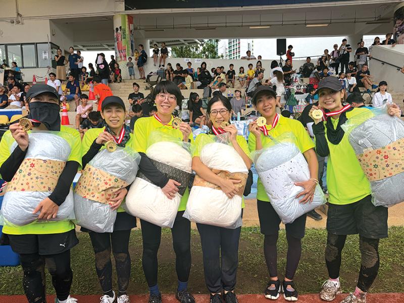 20260908114442_sdh_6人7脚決勝一般男女 1位 Bedokテニス部 2.jpg