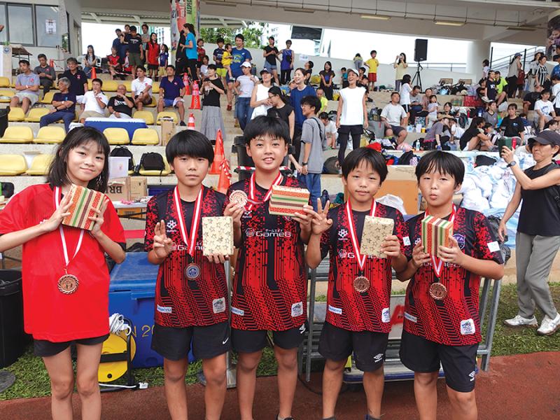 20260908114845_8Km_17スウェーデンリレー決勝小学5-6年男女 3位 2代目バナナで転ぷな団 3.jpg