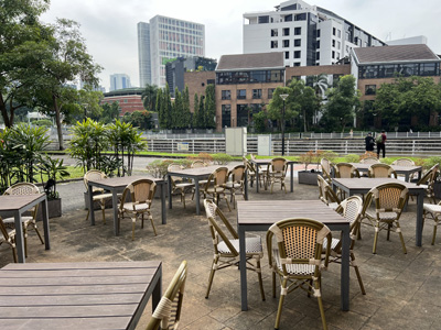 400pix_Bella_Pasta_3_outdoor.jpg (98 KB)