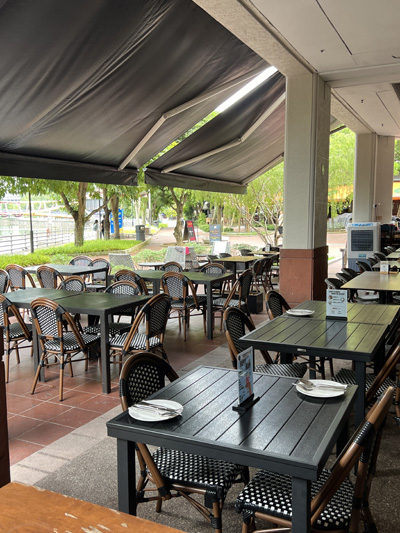 400pix_Bella_Pizza_Outdoor.jpg (138 KB)